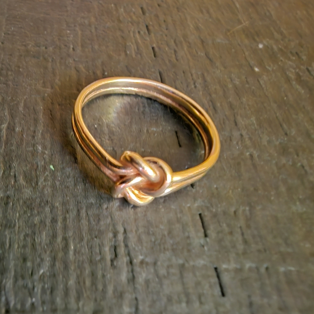 James Avery Gold Simple Lovers Knot Ring RETIRED, VERY RARE